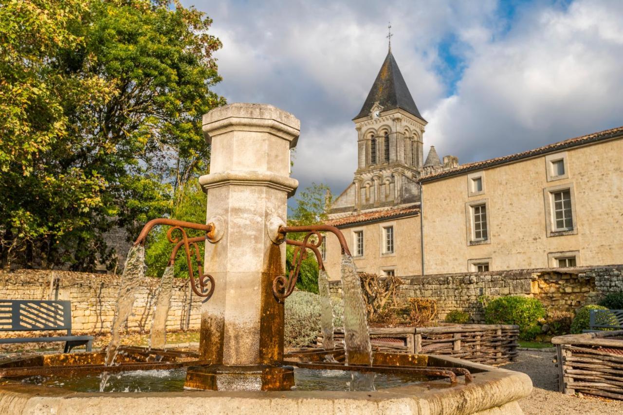 Chambres D'Hotes Le Tilleul Saint-Hilaire-des-Loges Dış mekan fotoğraf