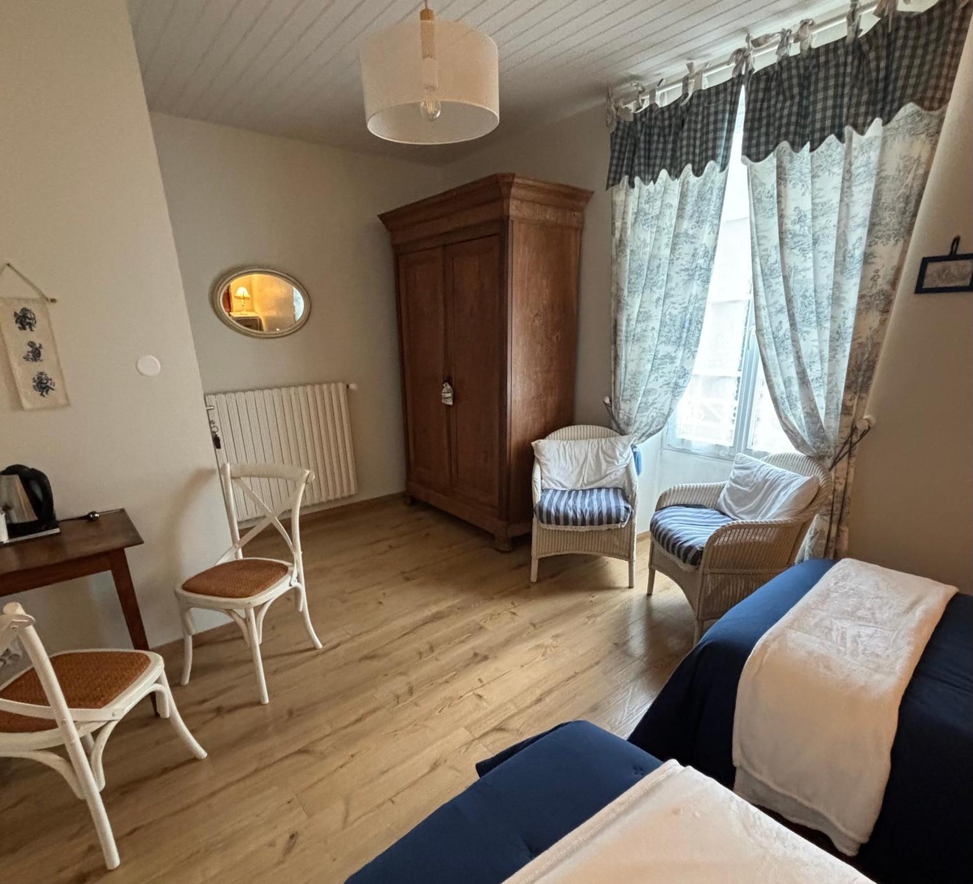 Chambres D'Hotes Le Tilleul Saint-Hilaire-des-Loges Dış mekan fotoğraf